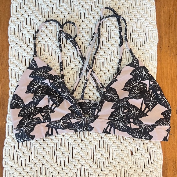 acacia swimwear Other - Acacia Swimwear Black Elephant top